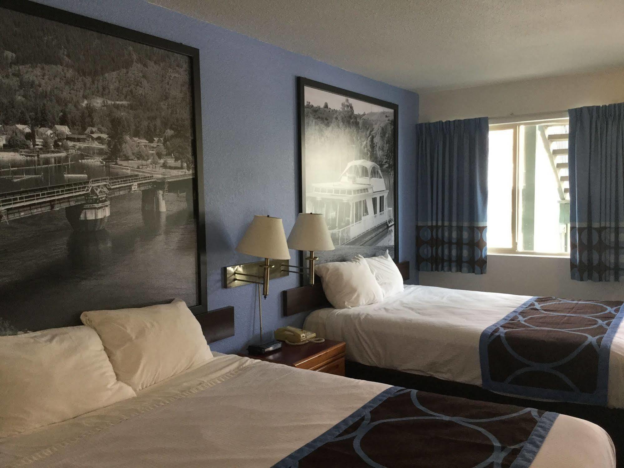 Super 8 By Wyndham Sicamous Hotel Exterior foto