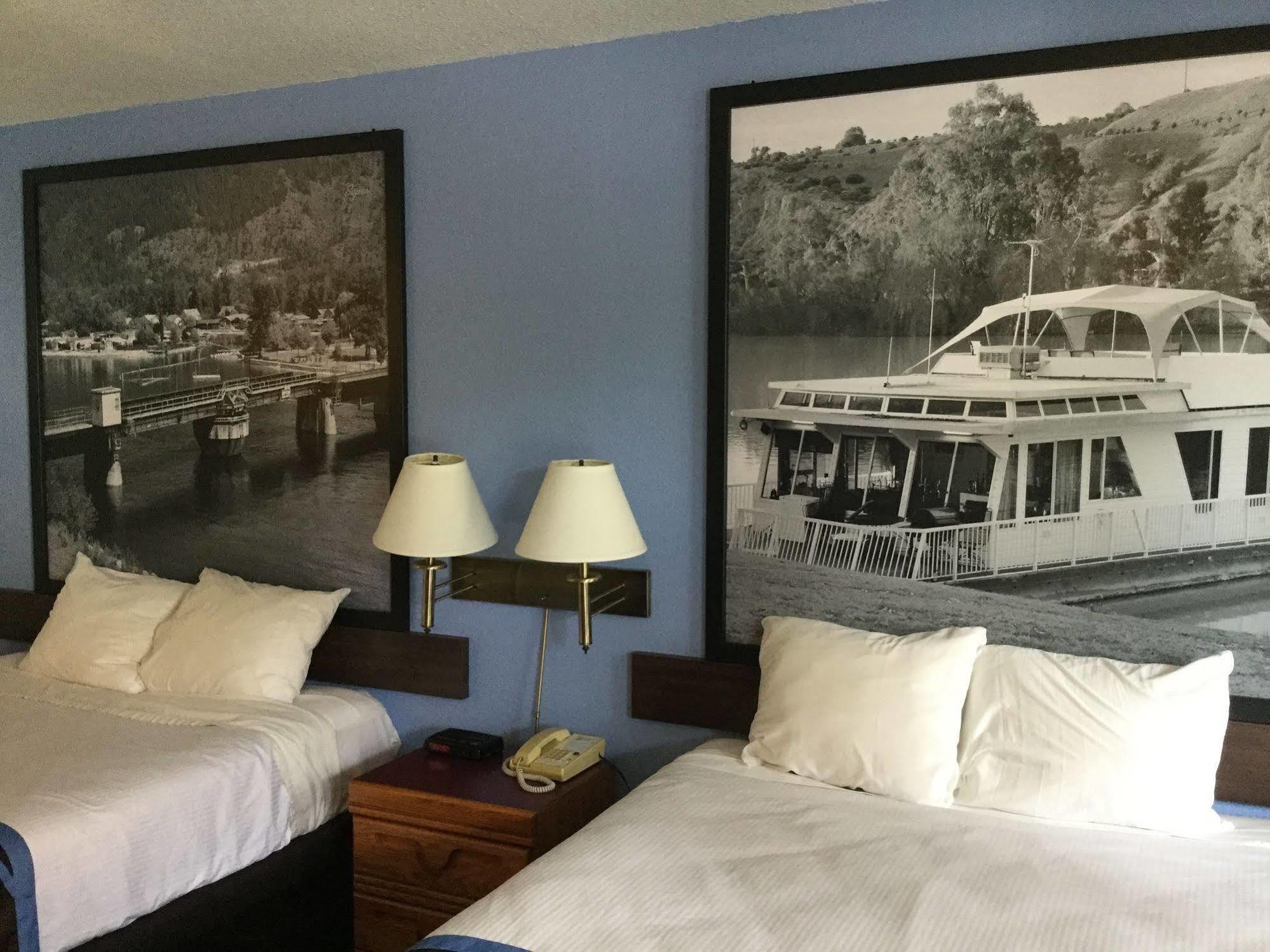 Super 8 By Wyndham Sicamous Hotel Exterior foto