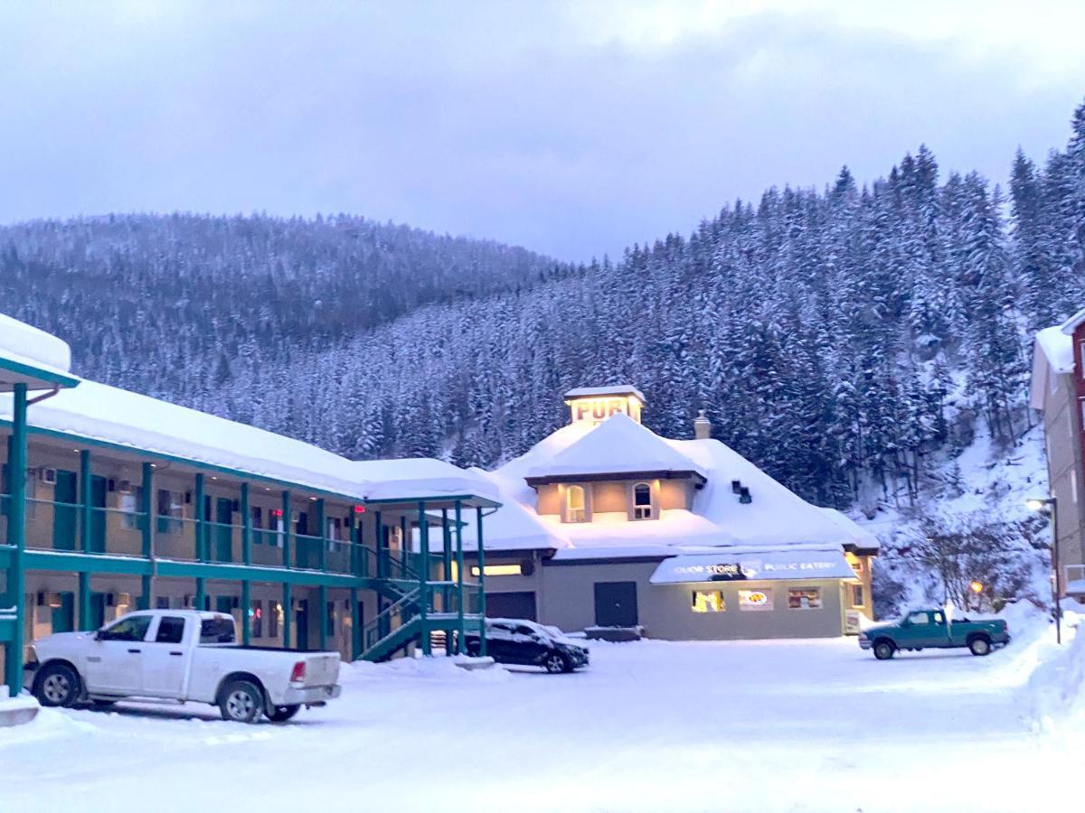 Super 8 By Wyndham Sicamous Hotel Exterior foto