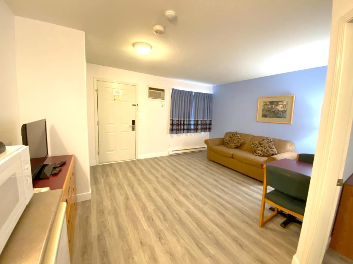 Super 8 By Wyndham Sicamous Hotel Exterior foto